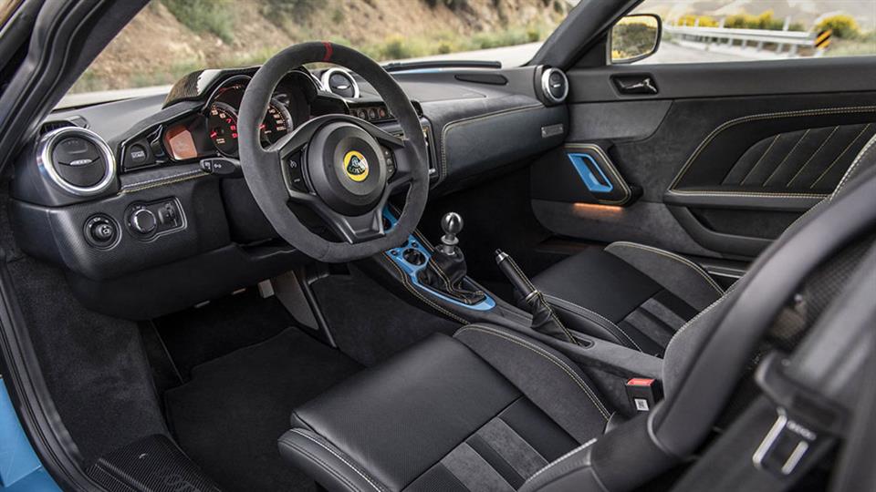 کابین  لوتوس اوورا GT